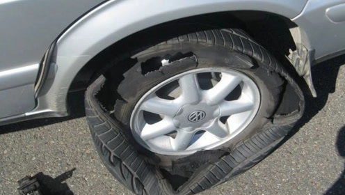 汽車輪胎爆胎前這3大征兆,車主一定要牢記,關(guān)鍵時刻有大作用