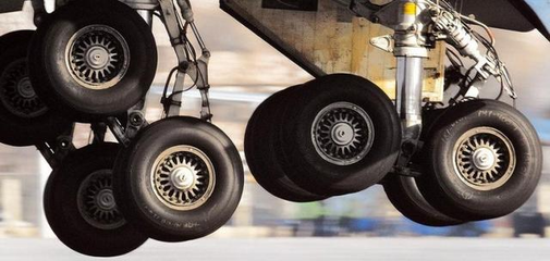 揭秘:飛機(jī)輪胎和汽車(chē)輪胎的區(qū)別