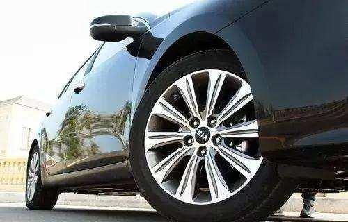 汽車輪胎有特別講究,裝反十分危險(xiǎn),你知道如何辨別輪胎正反嗎