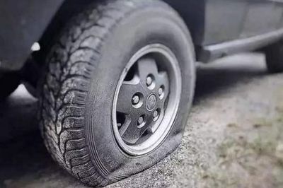 汽車換輪胎時(shí)要注意:大車胎跟小車胎有差距,要了解它們的優(yōu)缺點(diǎn)