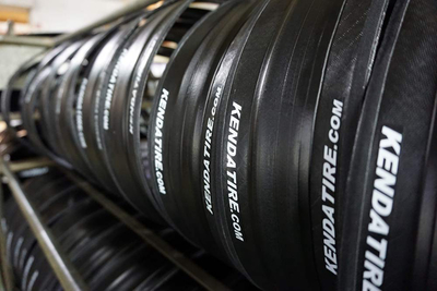 日產五萬條內胎 探訪建大臺灣工廠的汽車輪胎制造奧秘